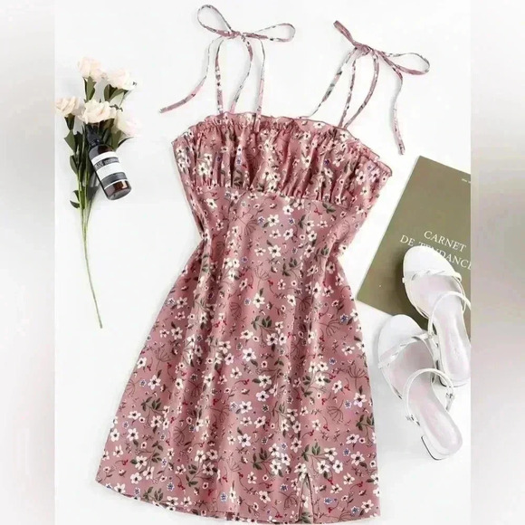 Zaful Dresses & Skirts - Zaful floral dress
